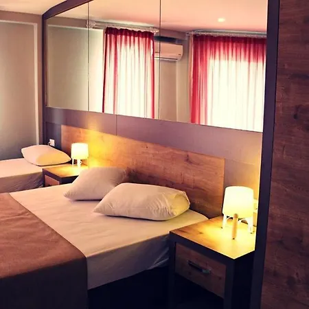Ferahhotel Bed and breakfast